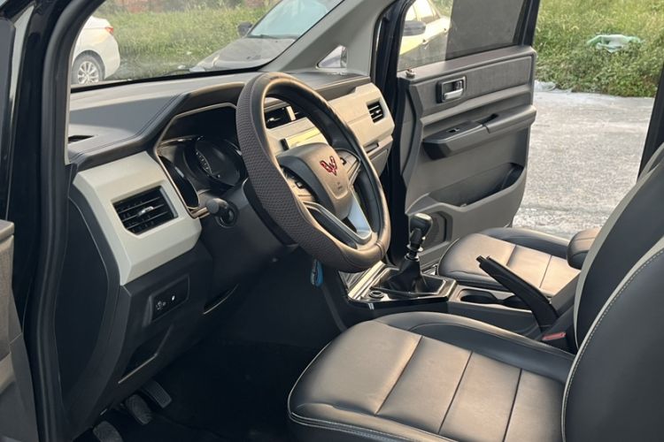 Used Wuling Zhengcheng 2021 1.5T Manual Luxury Version Steering Wheel