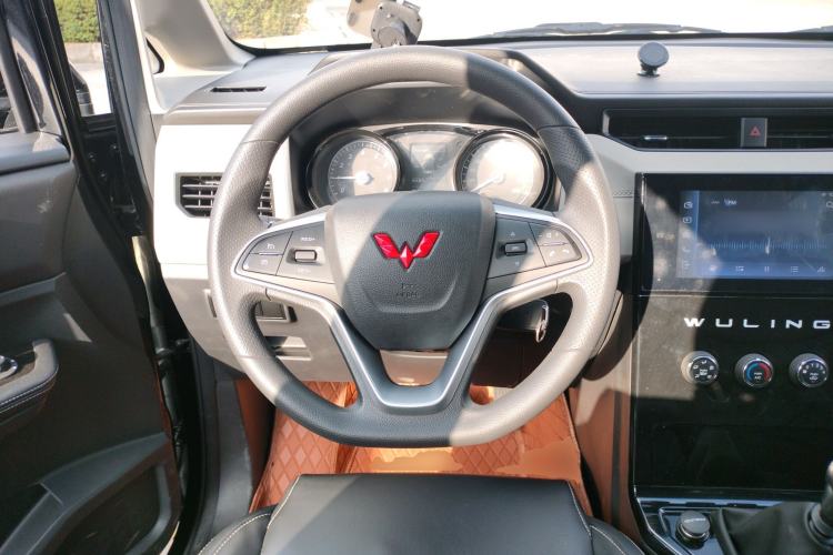Used Wuling Zhengcheng 2021 1.5T Manual Luxury Version Steering Wheel