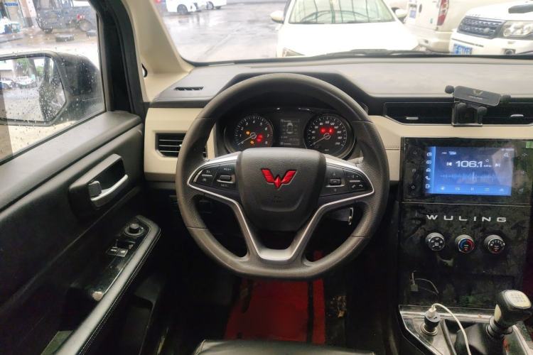Used Wuling Zhengcheng 2021 1.5T Manual Luxury Version Steering Wheel