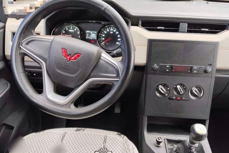Used Wuling Zhengcheng 2021 1.5T Manual Comfort Version Steering Wheel