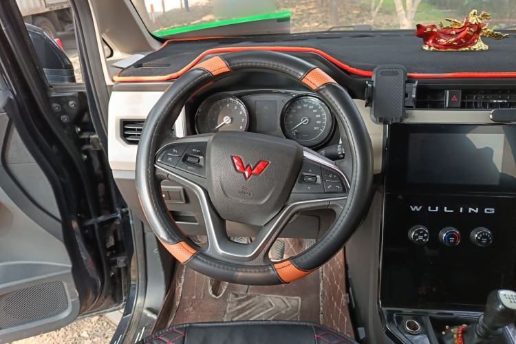 Used Wuling Zhengcheng 2021 1.5T Manual Luxury Version Steering Wheel
