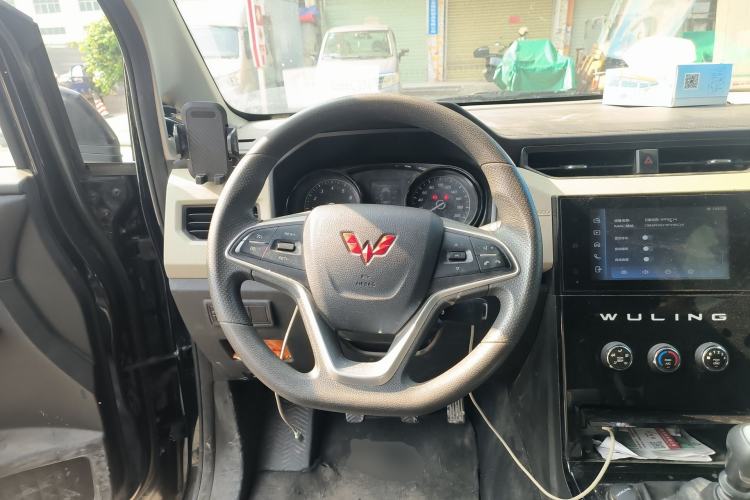 Used Wuling Zhengcheng 2021 1.5T Manual Luxury Version Steering Wheel