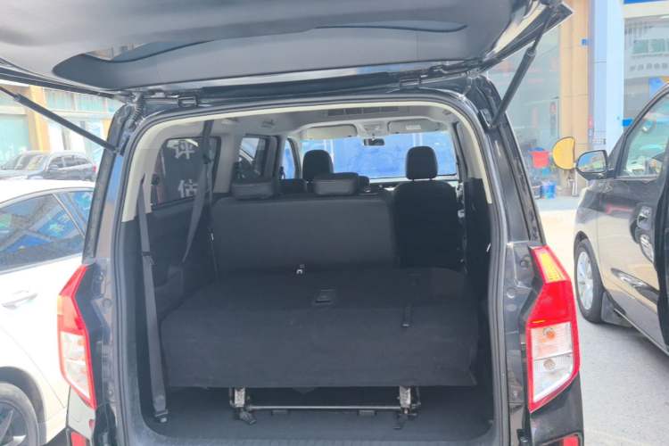Used Wuling Zhengcheng 2021 1.5T Manual Luxury Version Trunk