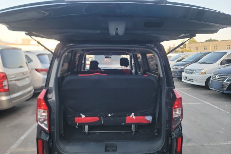 Used Wuling Zhengcheng 2021 1.5T Manual Comfort Version Trunk