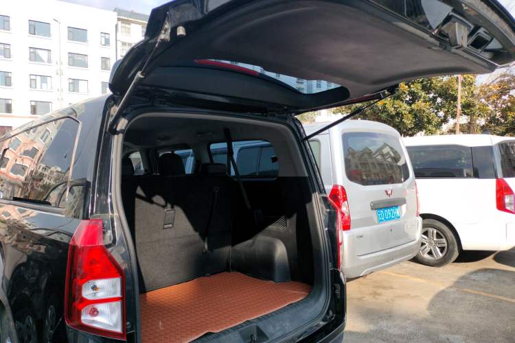 Used Wuling Zhengcheng 2021 1.5T Manual Luxury Version Trunk