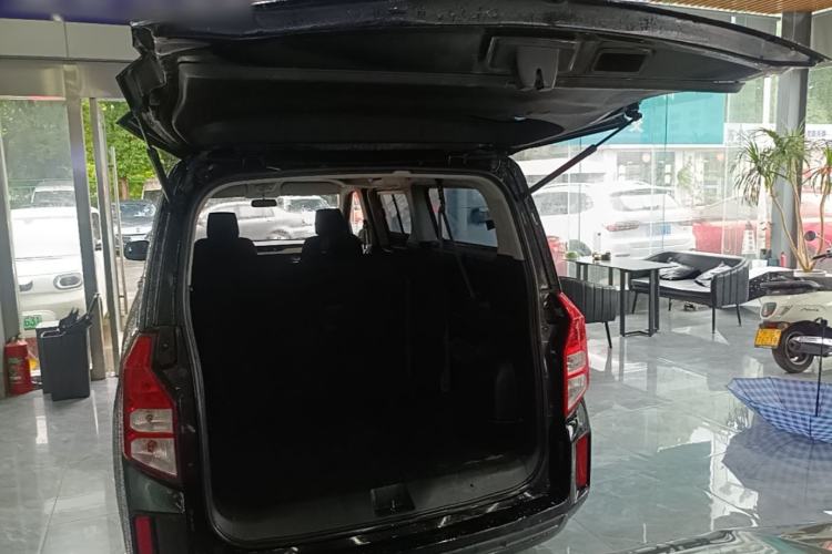Used Wuling Zhengcheng 2021 1.5T Manual Comfort Version Trunk