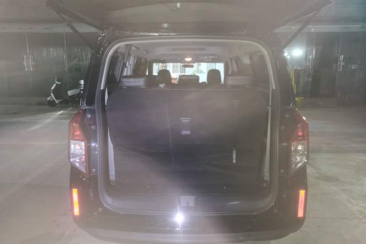Used Wuling Zhengcheng 2021 1.5T Manual Luxury Version Trunk