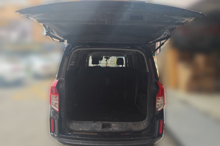 Used Wuling Zhengcheng 2021 1.5T Manual Comfort Version Trunk