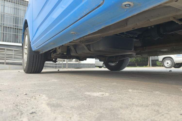Used Wuling Zhengcheng 2021 1.5T Manual Luxury Version Chassis Front Right