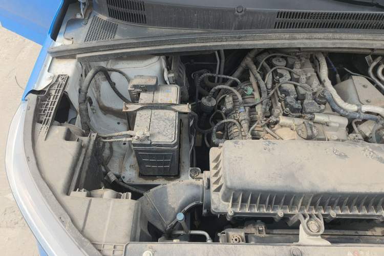 Used Wuling Zhengcheng 2021 1.5T Manual Luxury Version Engine Bay Right