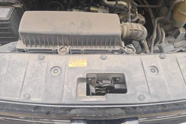 Used Wuling Zhengcheng 2021 1.5T Manual Luxury Version Engine Bay