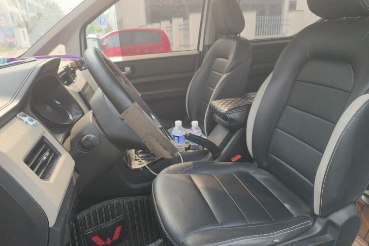 Used Wuling Zhengcheng 2021 1.5T Manual Luxury Version Left Front Seat