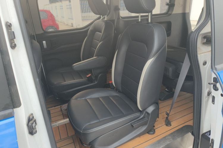 Used Wuling Zhengcheng 2021 1.5T Manual Luxury Version Left Rear Seat