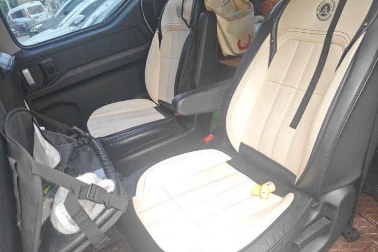 Used Wuling Zhengcheng 2021 1.5T Manual Luxury Version Left Rear Seat