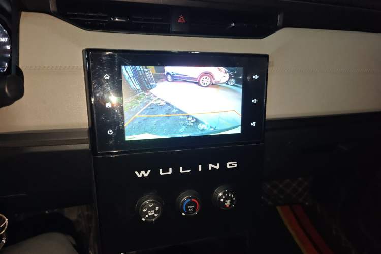 Used Wuling Zhengcheng 2021 1.5T Manual Luxury Version Audio And AC Panel