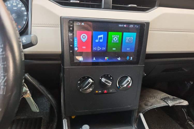 Used Wuling Zhengcheng 2021 1.5T Manual Comfort Version Audio And AC Panel