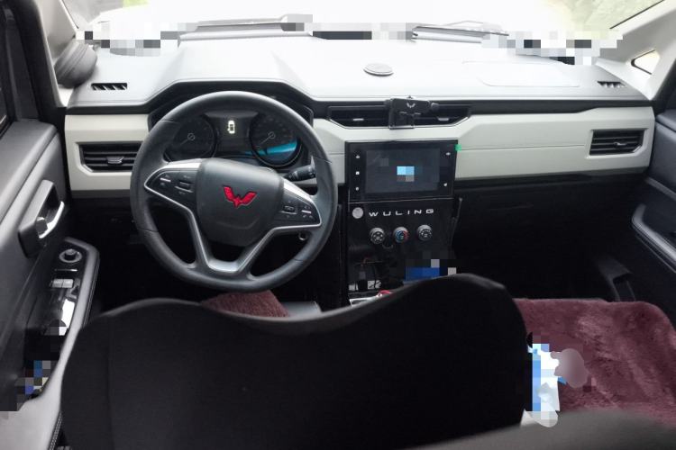 Used Wuling Zhengcheng 2021 1.5T Manual Luxury Version Center Console
