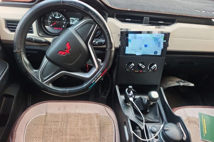 Used Wuling Zhengcheng 2021 1.5T Manual Comfort Version Center Console