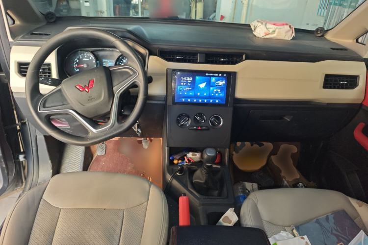 Used Wuling Zhengcheng 2021 1.5T Manual Comfort Version Center Console