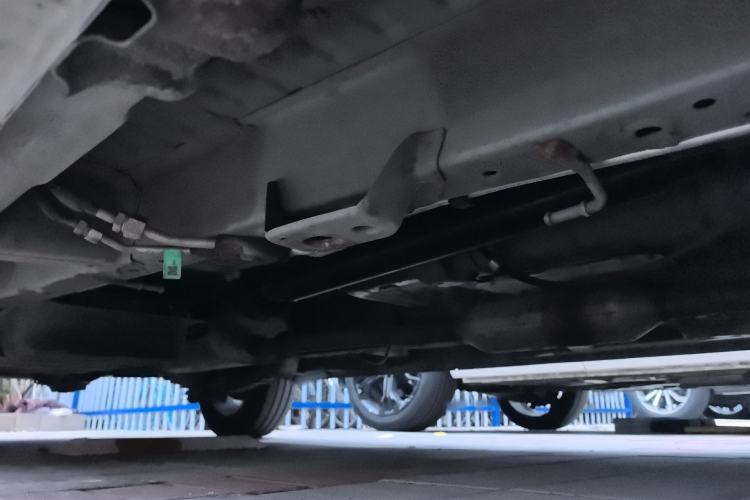 Used Wuling Zhengcheng 2021 1.5T Manual Luxury Version Chassis Front Right