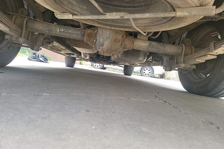 Used Wuling Zhengcheng 2021 1.5T Manual Comfort Version Chassis Rear