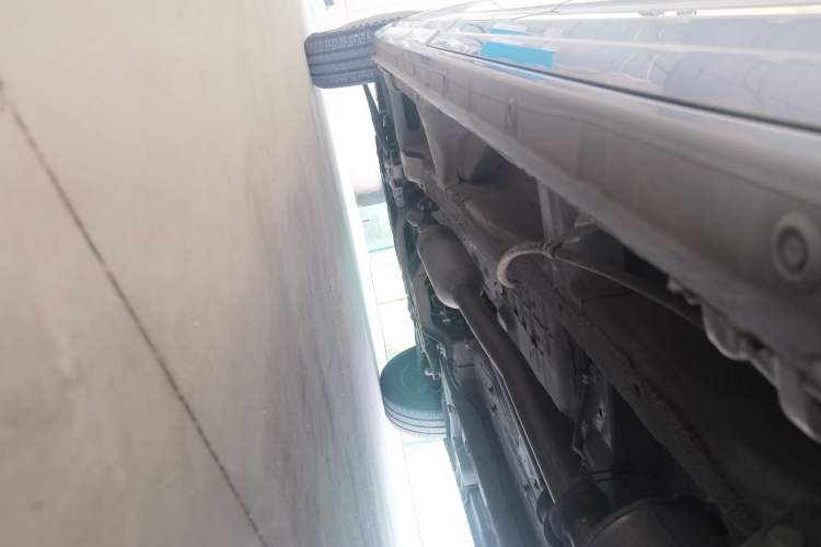 Used Wuling Zhengcheng 2021 1.5T Manual Comfort Version Chassis Rear Left