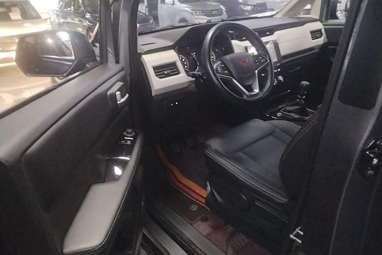 Used Wuling Zhengcheng 2021 1.5T Manual Luxury Version Driver Seat