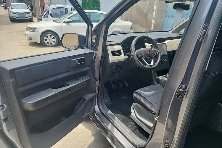 Used Wuling Zhengcheng 2021 1.5T Manual Comfort Version Driver Seat