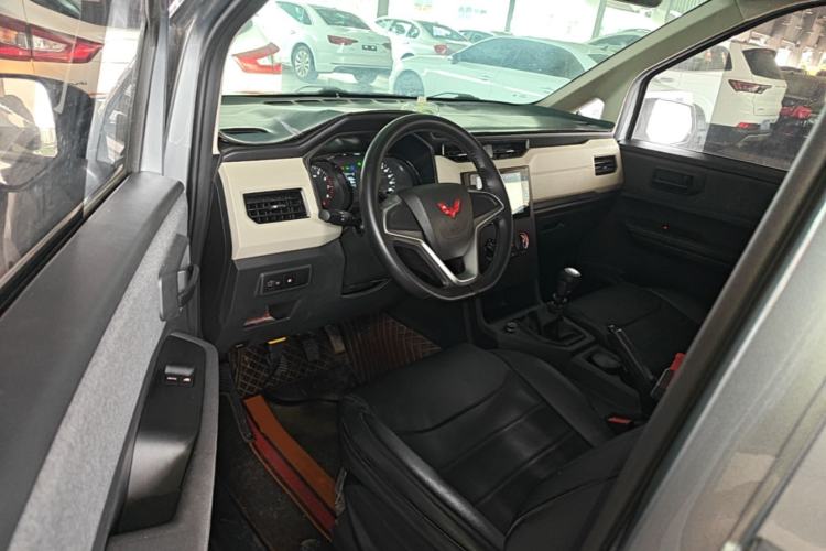 Used Wuling Zhengcheng 2021 1.5T Manual Comfort Version Driver Seat