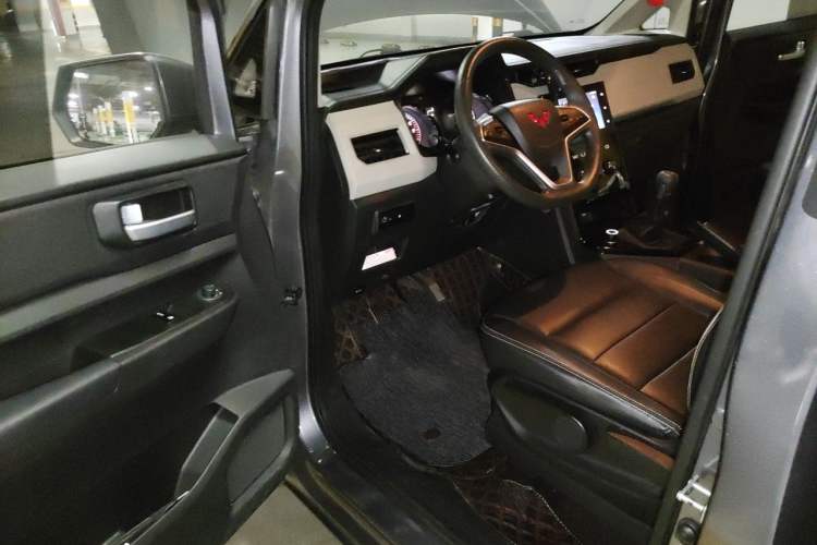 Used Wuling Zhengcheng 2021 1.5T Manual Luxury Version Driver Seat