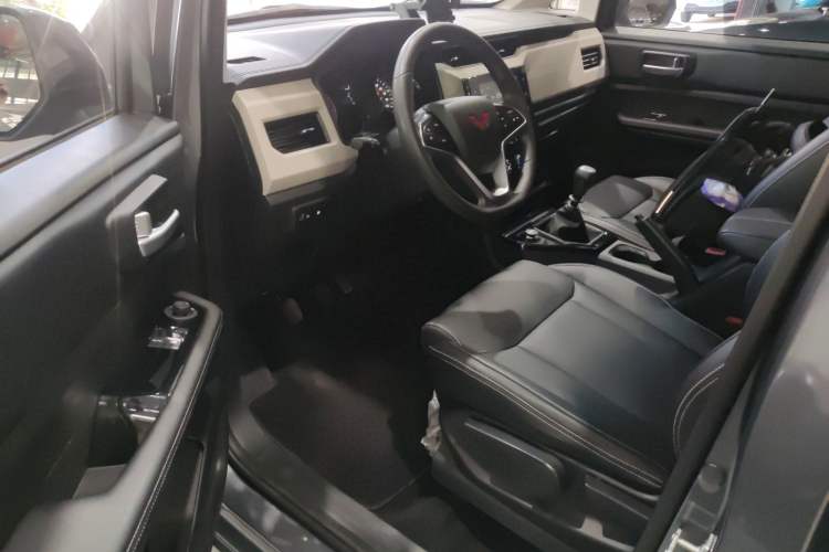 Used Wuling Zhengcheng 2021 1.5T Manual Luxury Version Driver Seat