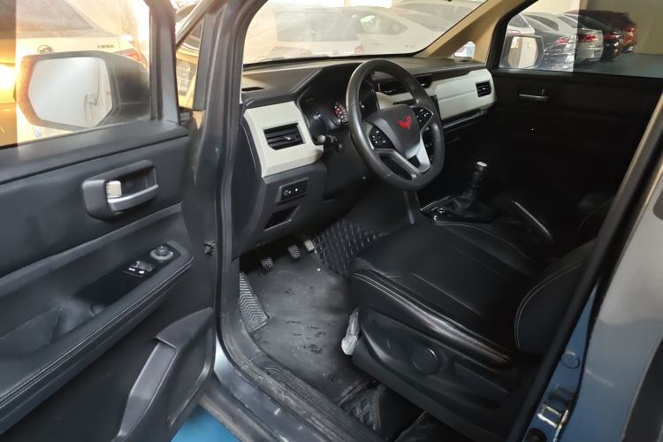 Used Wuling Zhengcheng 2021 1.5T Manual Luxury Version Driver Seat