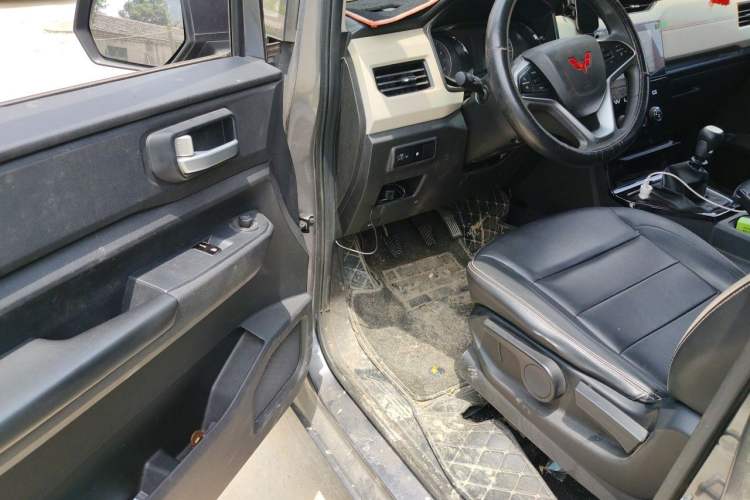 Used Wuling Zhengcheng 2021 1.5T Manual Luxury Version Driver Seat