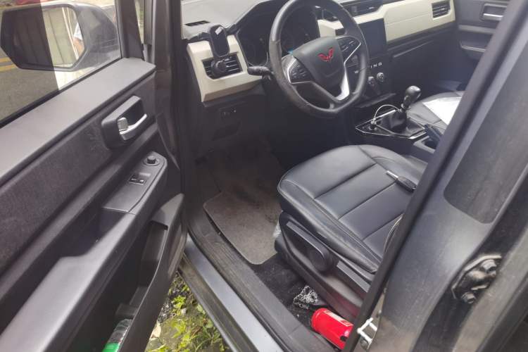 Used Wuling Zhengcheng 2021 1.5T Manual Luxury Version Driver Seat