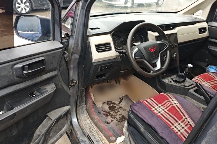 Used Wuling Zhengcheng 2021 1.5T Manual Comfort Version Driver Seat