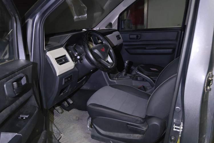 Used Wuling Zhengcheng 2021 1.5T Manual Comfort Version Driver Seat