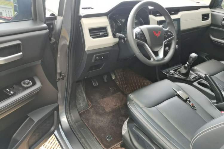 Used Wuling Zhengcheng 2021 1.5T Manual Luxury Version Driver Seat