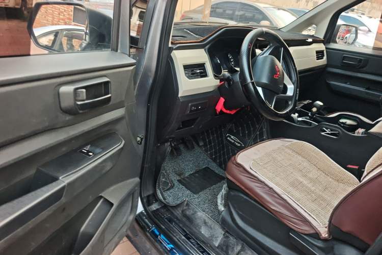 Used Wuling Zhengcheng 2021 1.5T Manual Comfort Version Driver Seat