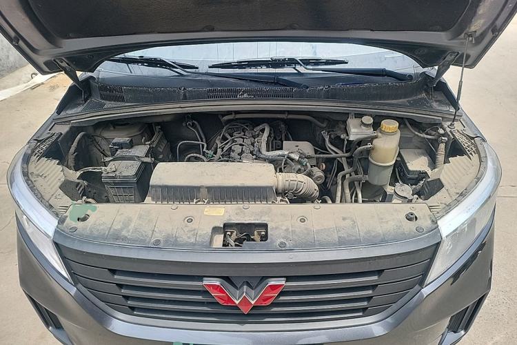 Used Wuling Zhengcheng 2021 1.5T Manual Comfort Version Engine Bay