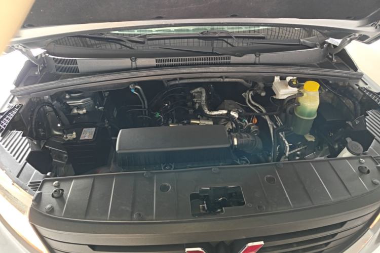 Used Wuling Zhengcheng 2021 1.5T Manual Comfort Version Engine Bay