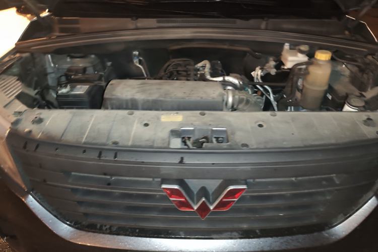 Used Wuling Zhengcheng 2021 1.5T Manual Comfort Version Engine Bay