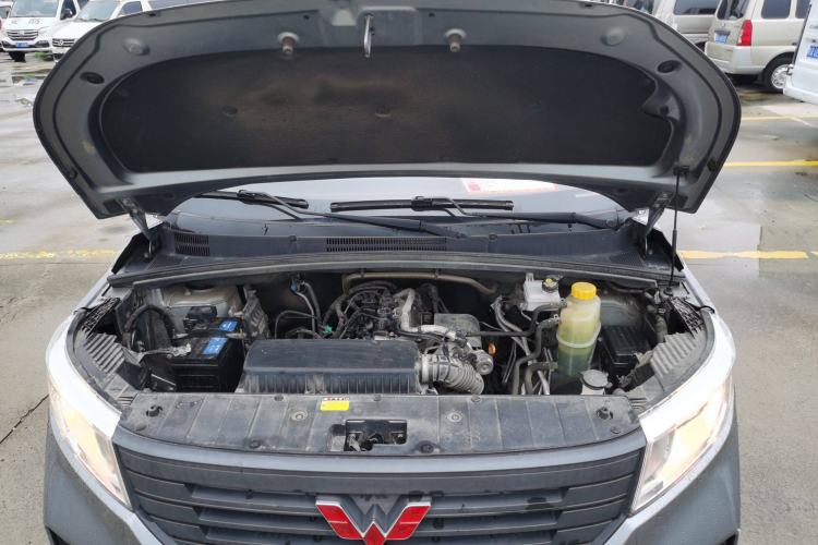 Used Wuling Zhengcheng 2021 1.5T Manual Comfort Version Engine Bay