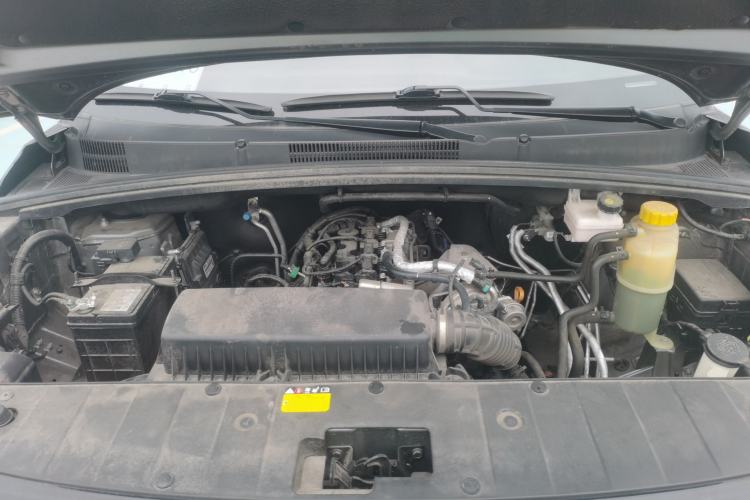 Used Wuling Zhengcheng 2021 1.5T Manual Luxury Version Engine Bay