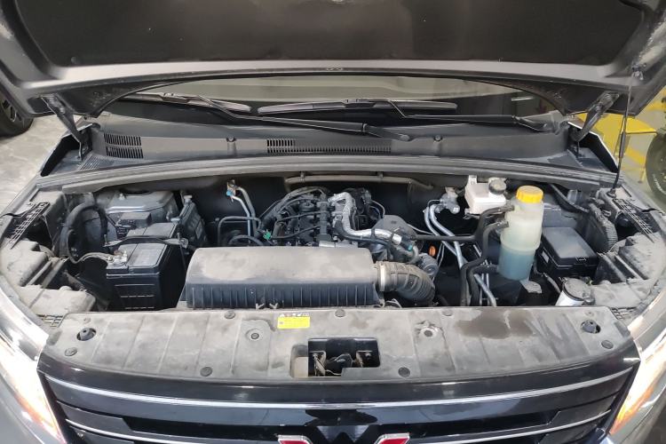 Used Wuling Zhengcheng 2021 1.5T Manual Luxury Version Engine Bay