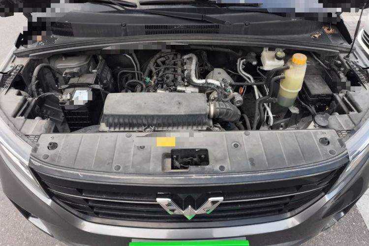 Used Wuling Zhengcheng 2021 1.5T Manual Luxury Version Engine Bay