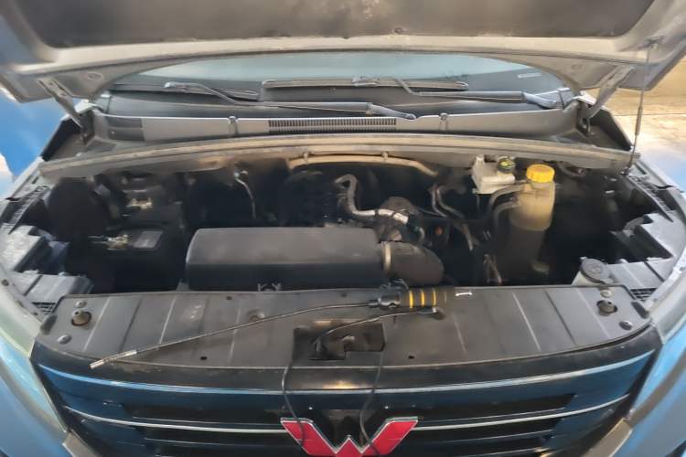 Used Wuling Zhengcheng 2021 1.5T Manual Luxury Version Engine Bay