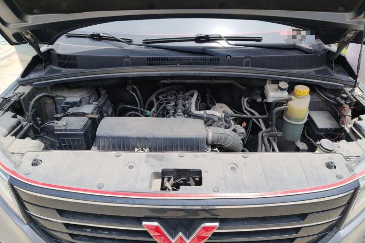 Used Wuling Zhengcheng 2021 1.5T Manual Luxury Version Engine Bay