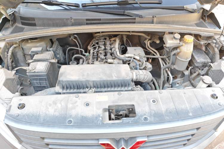 Used Wuling Zhengcheng 2021 1.5T Manual Comfort Version Engine Bay