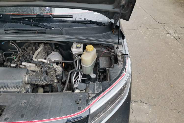 Used Wuling Zhengcheng 2021 1.5T Manual Luxury Version Engine Bay Left