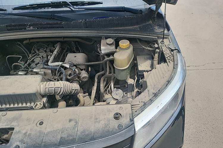 Used Wuling Zhengcheng 2021 1.5T Manual Comfort Version Engine Bay Left